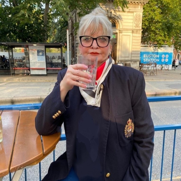 Meet your Posher, Deborah - Picture 1 of 1